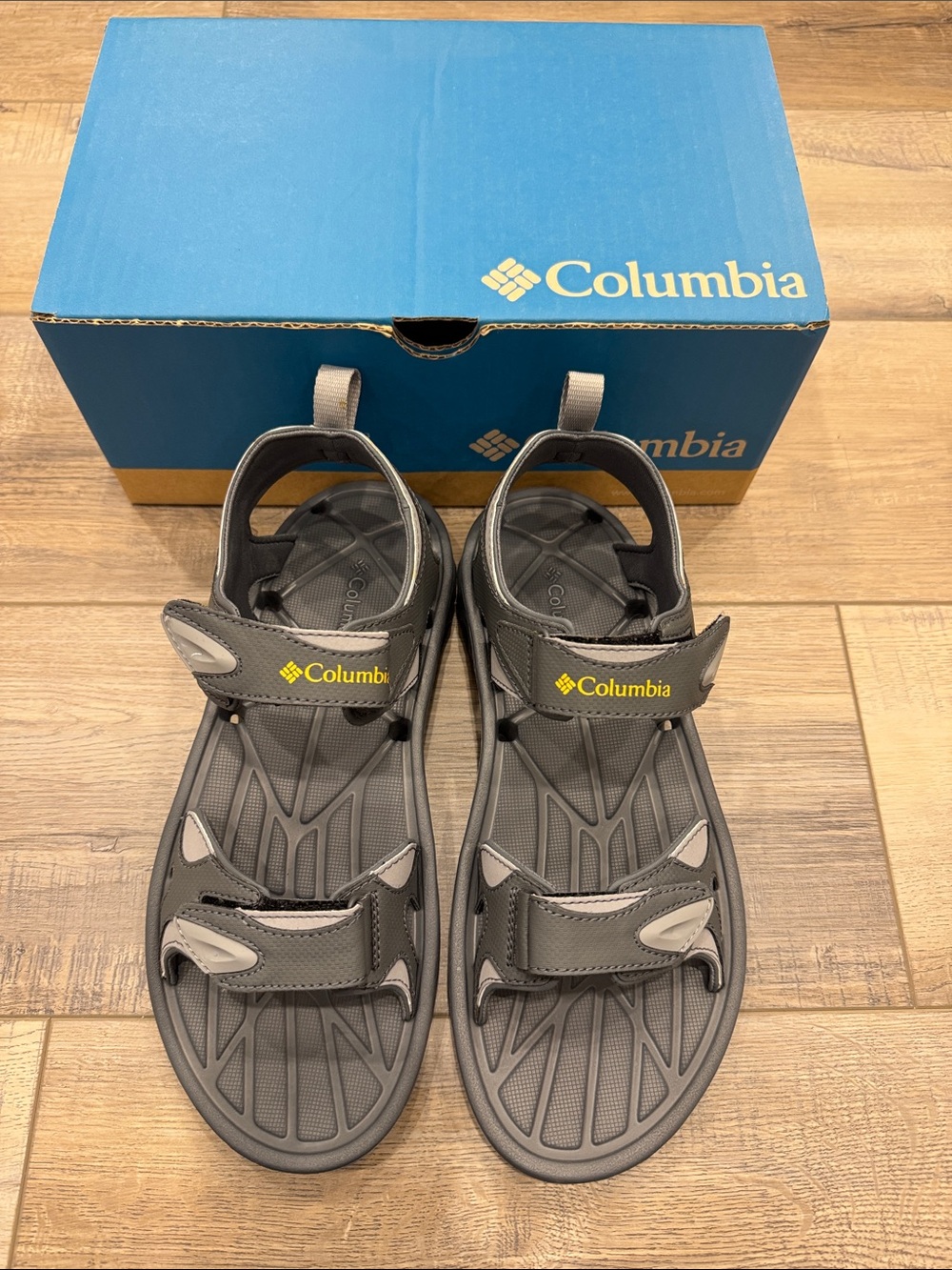 BNIB Columbia Men UK 7 Techsun Vent Gray Outdoor Adjustable Sandals